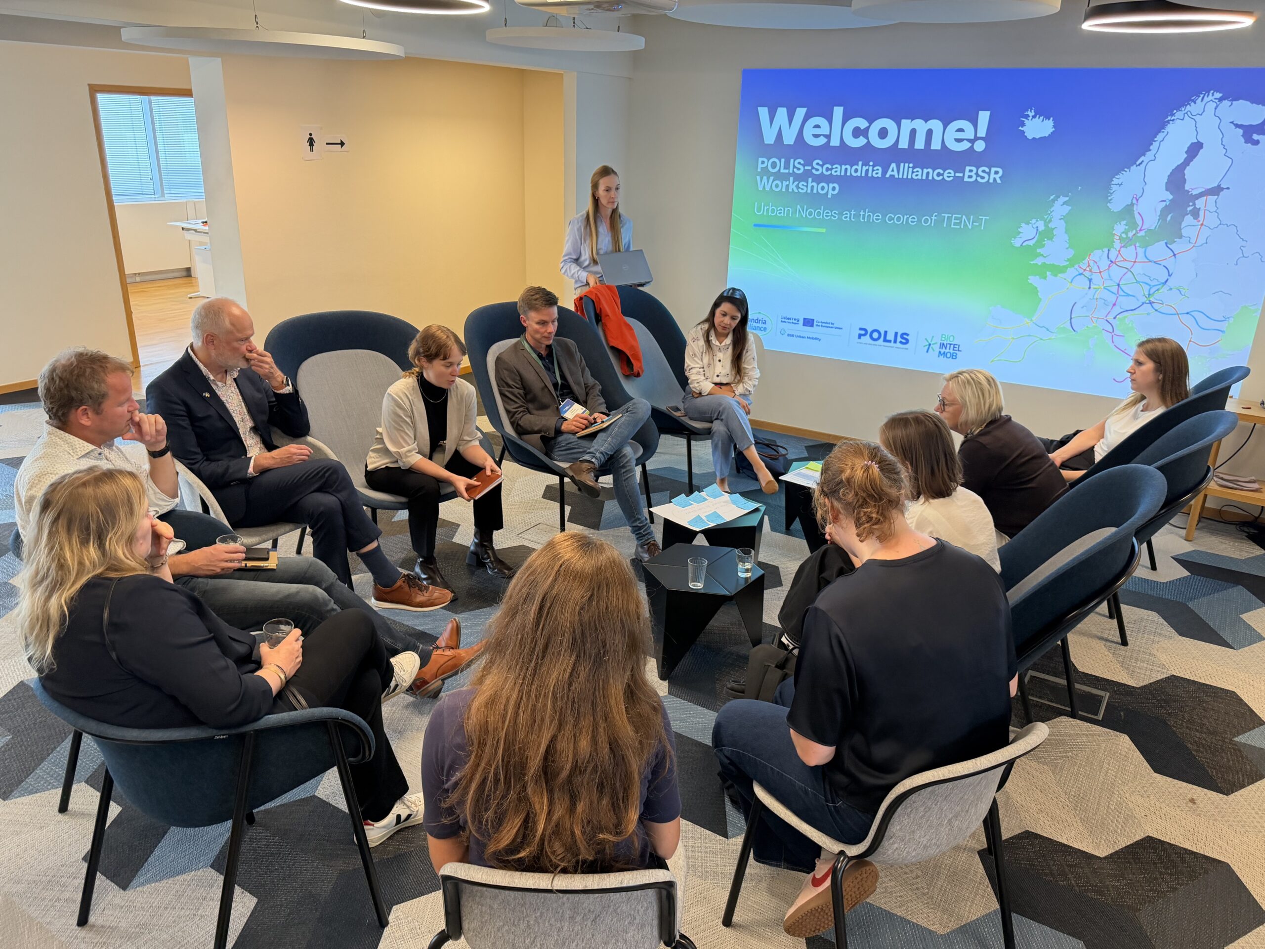 Interactive group discussion during the urban nodes workshop